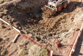 zwembad plaatsen gat graven
